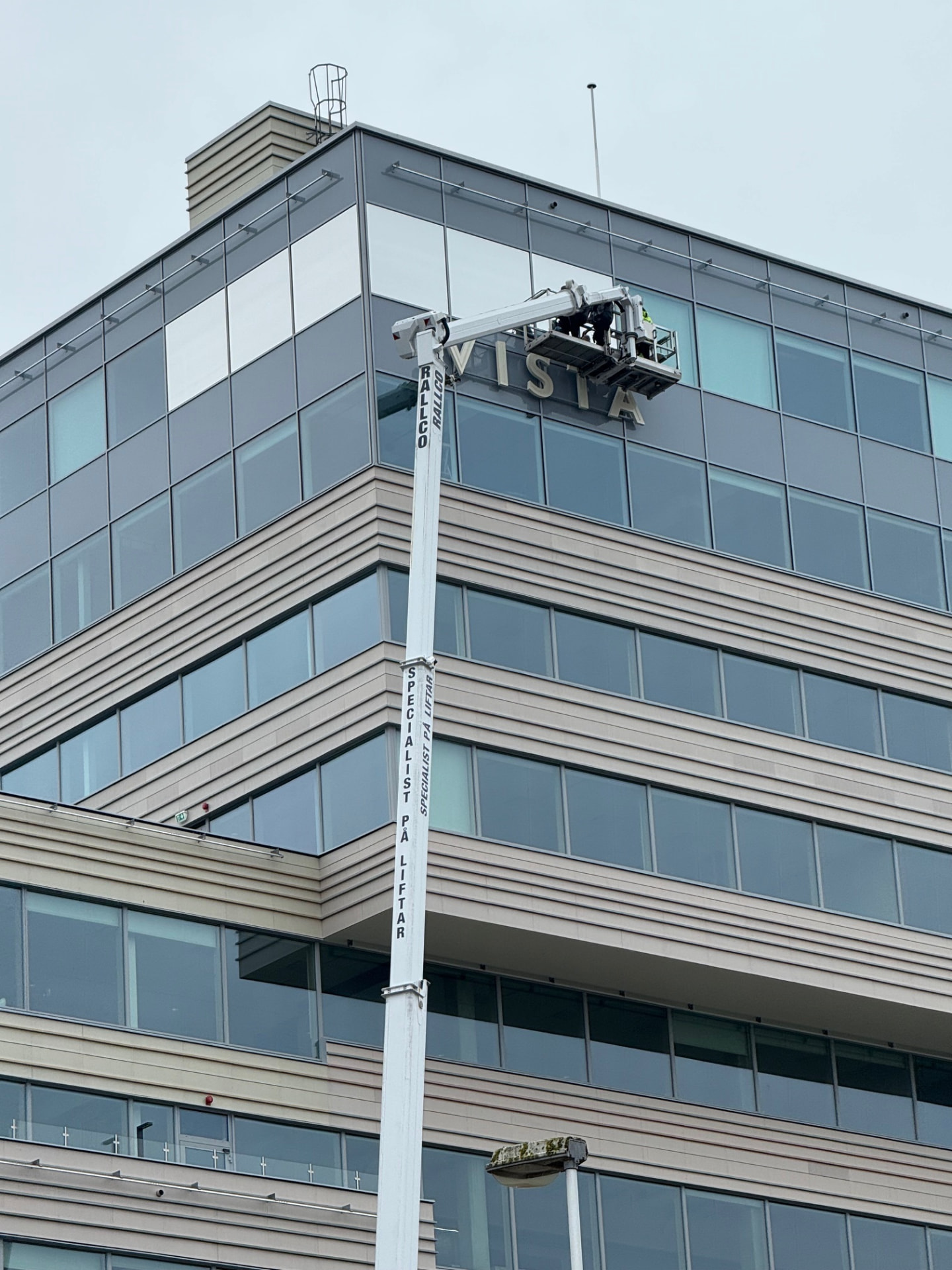 3M Vista 90xc spegelfilm — Vistahuset, Malmö